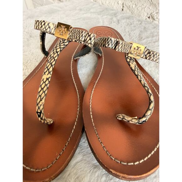 Tory Burch Bow Thong Sandals Snake Print Gold Logo Flat Flip Flops Womens 8.5 - Picture 2 of 14